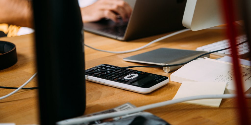 mokan_homes's tweet image. Have you tried to solve the issue of entangled cables

 Do you know how to store cables without tangling

 Learn More ==&amp;gt; buff.ly/2Xndc6N via @bluekeyworld

 #cableclips #homedecor #wiremanagement