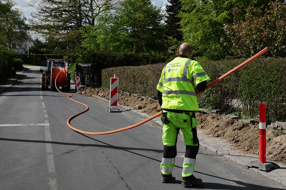 TDCNET_DK's tweet photo. DK i front โ digitalt og regulatorisk! Erhvervsstyrelsen offentliggรธr tilsagn til regulering af bredbรฅndsmarkedet. Det er fรธrste gang i EU, modellen tages i brug - det giver transparens og en moderne regulering. Se tilsagn fra bl.a. #TDCNet her: https://t.co/lg7VvTqcAJ
#dktele https://t.co/gpidIX0QDM