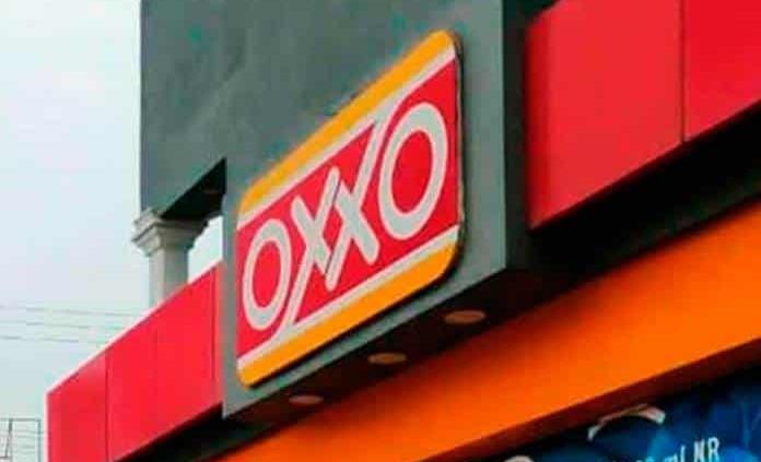 Avisan a encargados de tiendas Oxxo en SLP que deberán cerrar a las 19:00 horas
 pulsoslp.com.mx/slp/avisan-a-e…