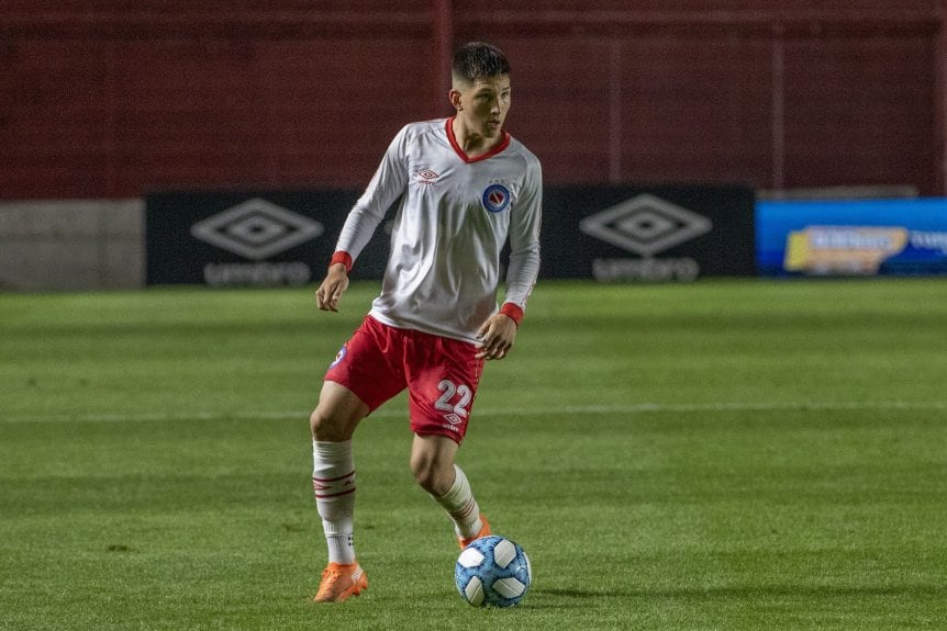 In addition…The Colombian Yéiler Goez (21) has proved a success on loan at ColónThe latest off the conveyor belt at Argentinos Juniors Franco Ibarra (19)The classy Enzo Fernández (20) has helped Defensa y Justicia to the  #Sudamericana final