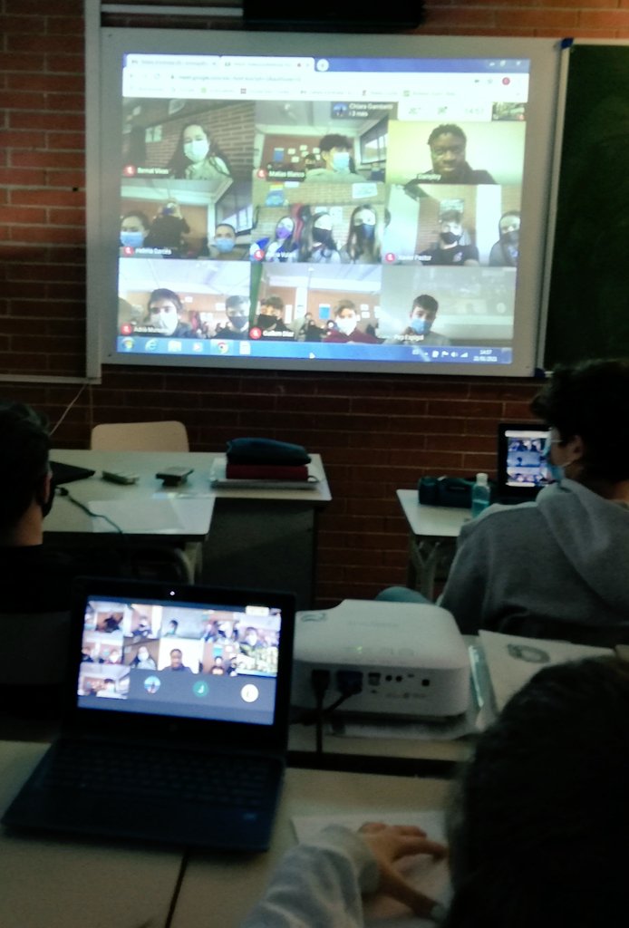EscolaSolc's tweet image. Videoconferència de #ESO3 i #ESO4 amb alumnes del #MIT #universitat #STEM  @FTrams