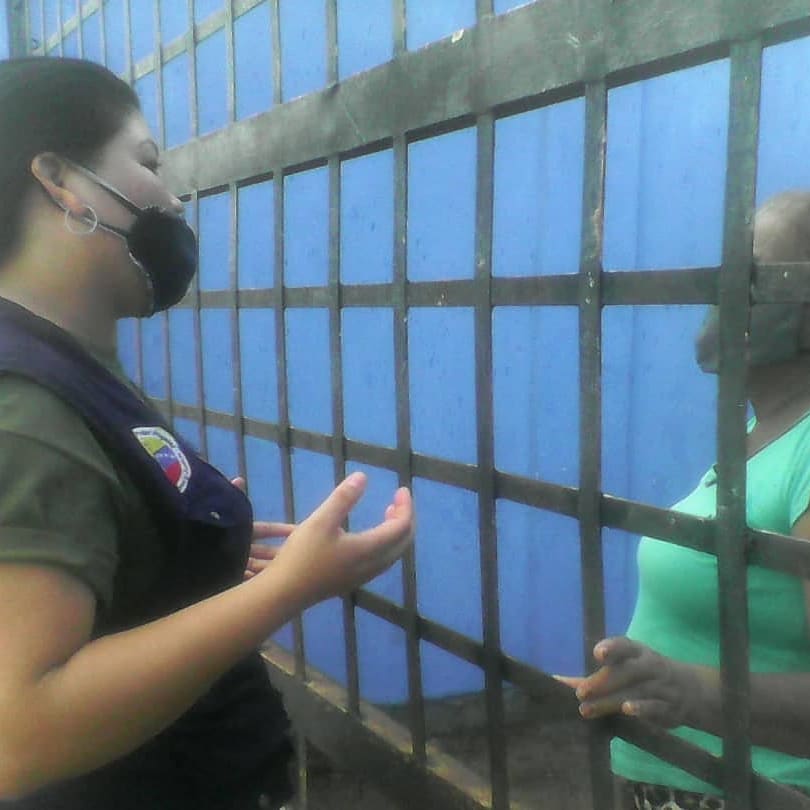 DDGDDHH's tweet photo. #EnAcción hoy 21 Enero 2021 desde el sector José Tadeo  #Maturín parroquia alto de los godos, delegada sencibiliza en materia de buen trato de Niños y Niñas además de recordar el uso necesario de tapabocas y demás medidas de bioseguridad. #QuedateEnCasa https://t.co/9u0SvlXlvt