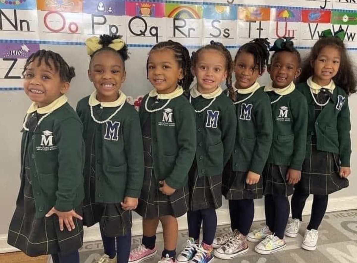 nuggetmommy's tweet photo. All girls, big or small, love pearls and Chucks. #SoStinkingCute https://t.co/ywHuL94MWe