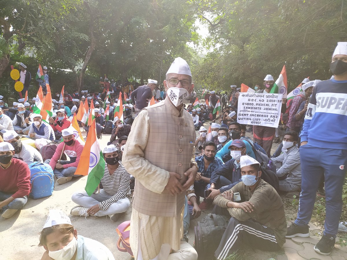 Ranbir_Crpf's tweet photo. SSCGD_ZINDABAD
मुझे खुशी मिली इतनी कि मन में ना समाएं
पलक बंद कर लूं कहीं छलक ही ना जाए https://t.co/lCw1xpXq48