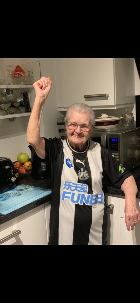Nana received a lovely surprise today from <a href="/yedlinny/">DeAndre Yedlin</a>. Thank you so much, we are both buzzing! Howay The Lads 🖤🤍⚽️ <a href="/NUFC/">Newcastle United</a> <a href="/ussoccer_comms/">U.S. Soccer Comms</a> #newcastleunited #nanatoon #blackandwhitearmy #toonarmy