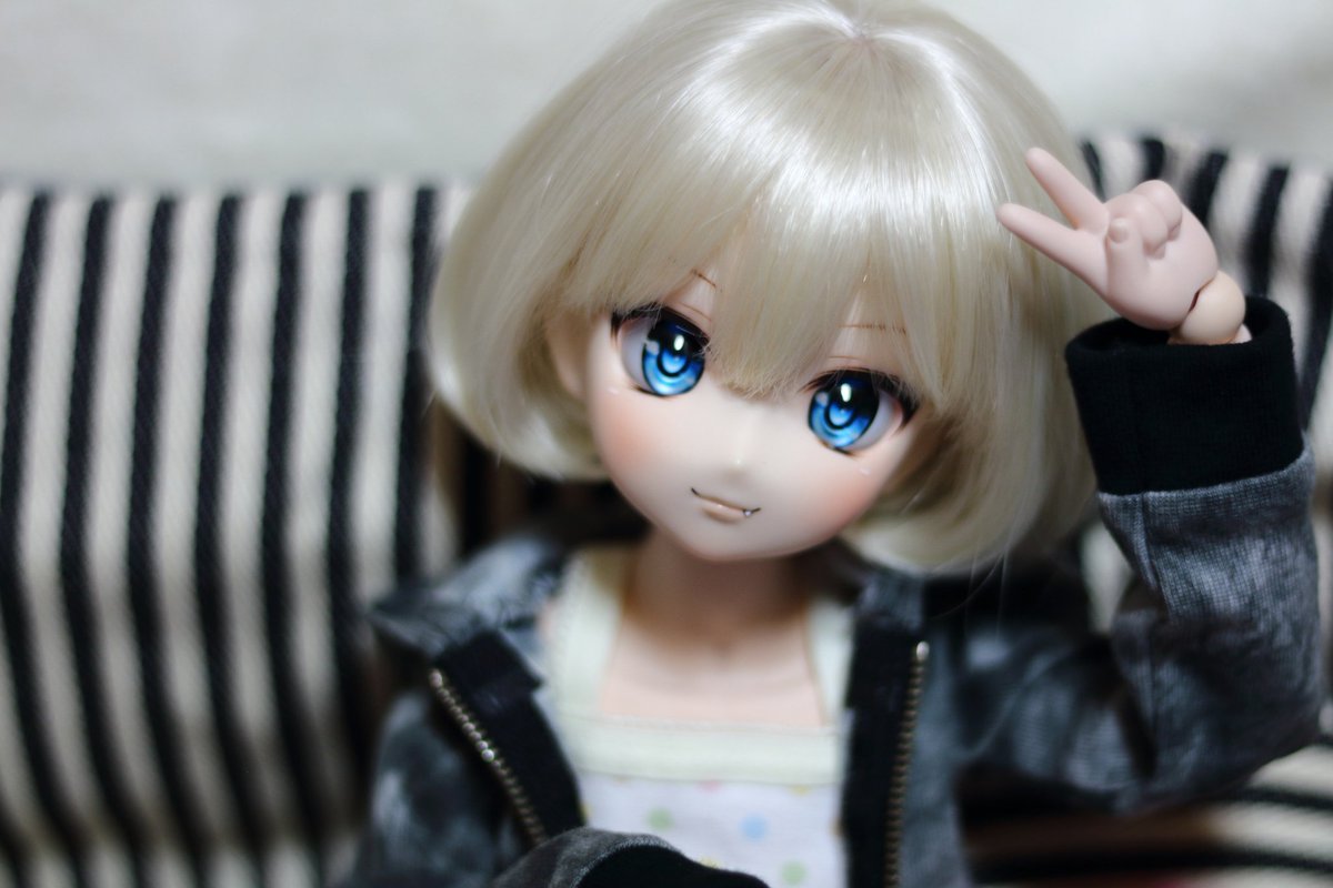 myufake's tweet photo. あ～出かけたい٩(๑`^´๑)۶!!
そろそろ出かけたい。
外行きたい。

寒いから篭ってられるけど
欲しい物を散策する旅に行きたい。
とりま、寝ようか…(｡pω-｡) 
#うちの子かわいい 
#うちのカチューシャ https://t.co/8XFnYSJbbM