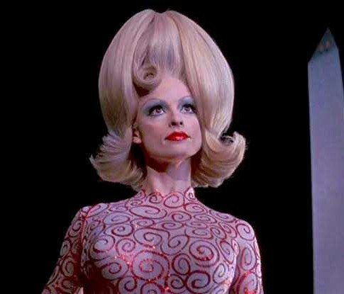 Martian Girl atanmış değil seçilmiş rektör istiyor.