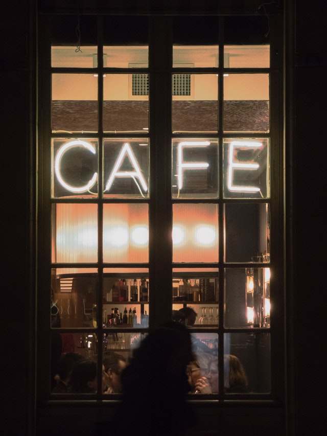 Kom naar ons LOF-café ‘Denk niet zwart-wit’, over gelijke kansen voor iedere leerling met @LucelleDeneer. Schuif online aan op 3 februari van 13:45 tot 14:45 uur en ga met andere bezoekers in gesprek over dit onderwerp. bit.ly/3p5CL8f #LOFdriedaagse