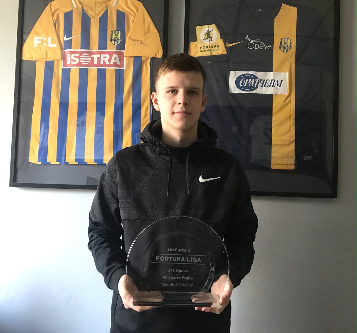 sfcopava's tweet photo. 🏅 | Duel #OPASPA jsme sice prohráli, ale záložník Patrik Hellebrand se dočkal alespoň malé náplasti – zvolili jste ho hráčem utkání! 👏 Gratulujeme Patriku, jen tak dál! 🍀

#OpavoPojdme https://t.co/CG3nXHdmda