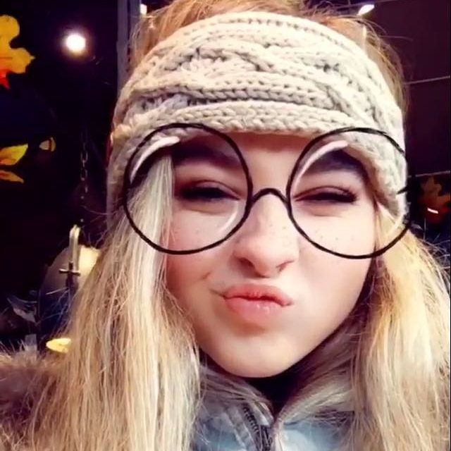 worldhartt's tweet photo. Estou tão ansiosa para escuta a voz da loirinha 
SABRINA CARPENTER IS COMING https://t.co/Q1gfweeqc9