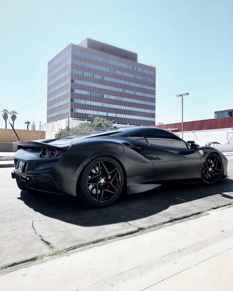 motorforms's tweet photo. Ferrari F8 Tributo 🖤 https://t.co/H22LcOyQUv