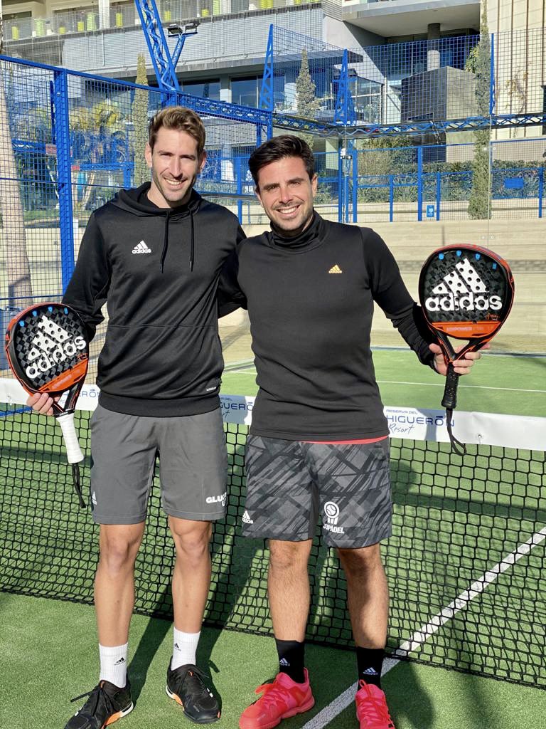 Zapatillas Adidas Ubersonic 4 Women blancas-Tienda de padel - 135,00 €