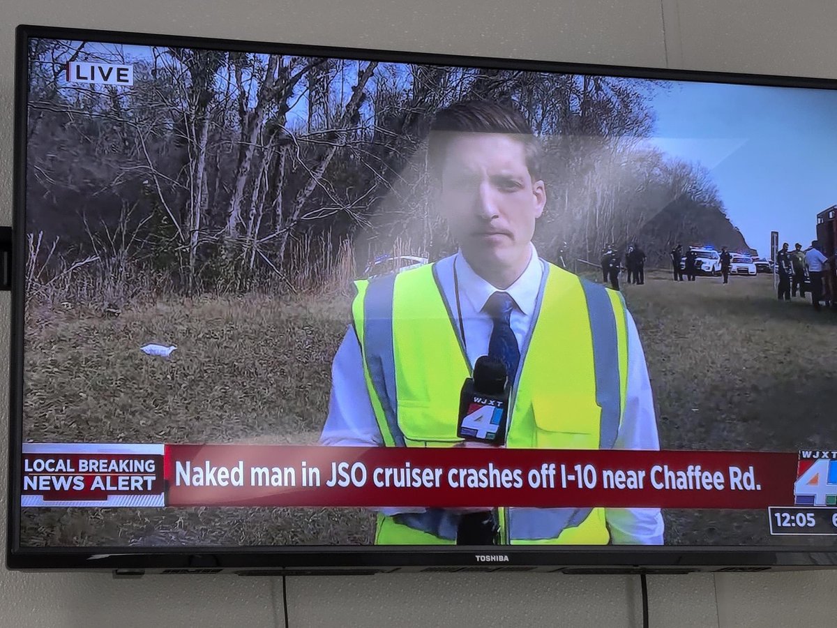 CRodz's tweet photo. 🤦🏻‍♀️ #FloridaMan #Duval https://t.co/WIHEH2rRqu
