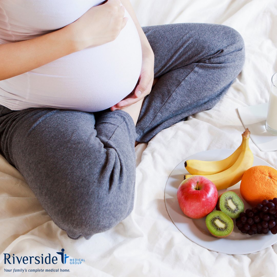 It's important to eat the right types of foods and portions throughout the day to accommodate the needs of your body and your baby. Here are a number of good food options to eat during your third  trimester: riversidemedgroup.com/third-trimeste…
 
#Prenatal #PrenatalHealth #PrenatalDiet
