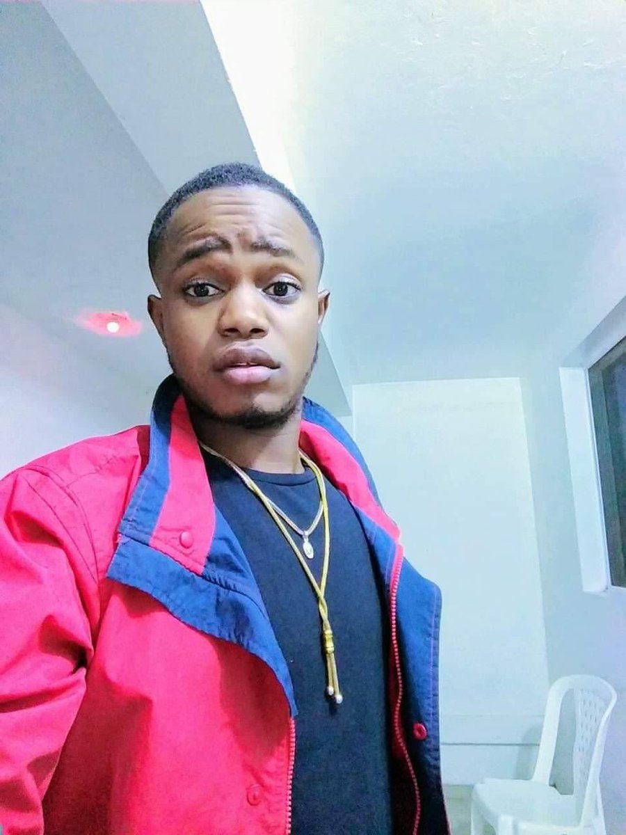 HavierPazzini's tweet image. Se sèl peyi, depiw di Dyaspora a krèy li achte yon bò tikè 💳li vini, manman’ l mouri li pa met pye 😅😅😅😅😅😅😅