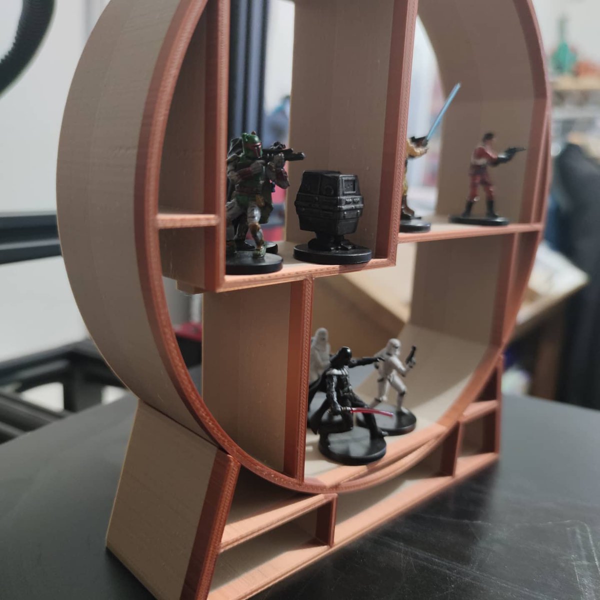 ApasFeutres's tweet photo. En télétravail, ben je teste le changement de filaments en cours d'impression https://t.co/5uT6ZBIFN8