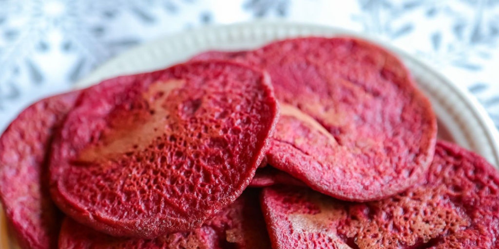 ChefDrMike's tweet photo. Beetroot blinis are as lovely as they are delicious!
"Beets are a great source of anti-inflammatory phytochemicals, carotenoids, and nitrates."
Click to get the full recipe - https://t.co/2L7niHnGfV
.
#thedoctorskitchen #culinarymedicine #healthycooking #chefdoctor #doctorchef https://t.co/cfZoJElPhS