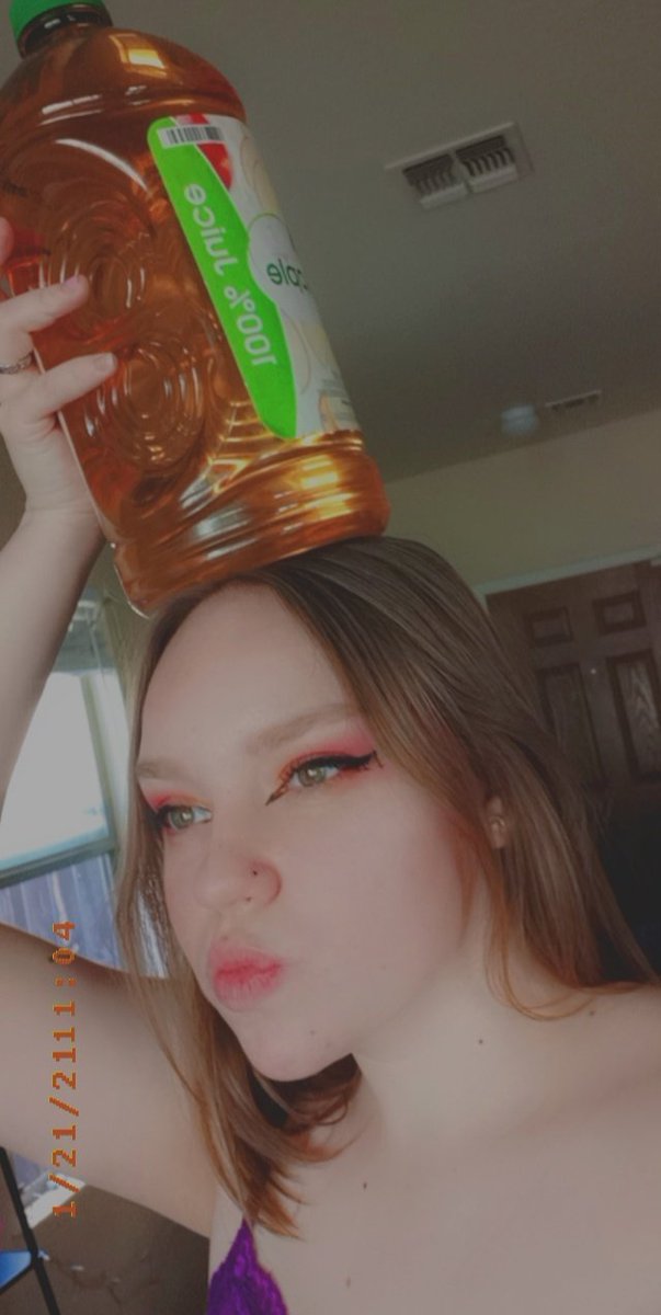 HaileyF54875700's tweet photo. Hey @SeaveyDaniel you jealous?????.....
Ps thanks mom for the apple juice 🥺😊
#TGTATBOSTREAMPARTY #TGTATBOlisteningparty #TGTATBO #applejuiceforseavey #proudoftheboys #danielseavy https://t.co/WZWGDneT67