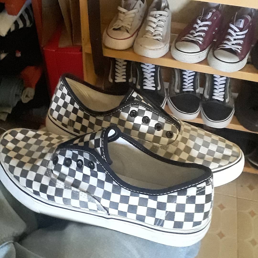 53artz's tweet photo. It's okay to be a little obsessed with shoes👌🏼👌🏼
#IkoKaziKE #IkoKiatuKe #vanscustomculture https://t.co/KvcQSRKs94