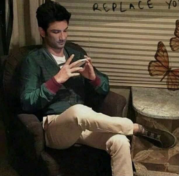 _i_am_SSRIAN's tweet photo. It doesn't matter how long you live, it matters what you achieve in the Time you Live. 💞

Sushant Singh Rajput achieve unconditional Love &amp; Respect of the World.🌟

Happy birthday to the Immortal @itsSSR 💖💫

#SushantDay https://t.co/1Yvym5DBJX