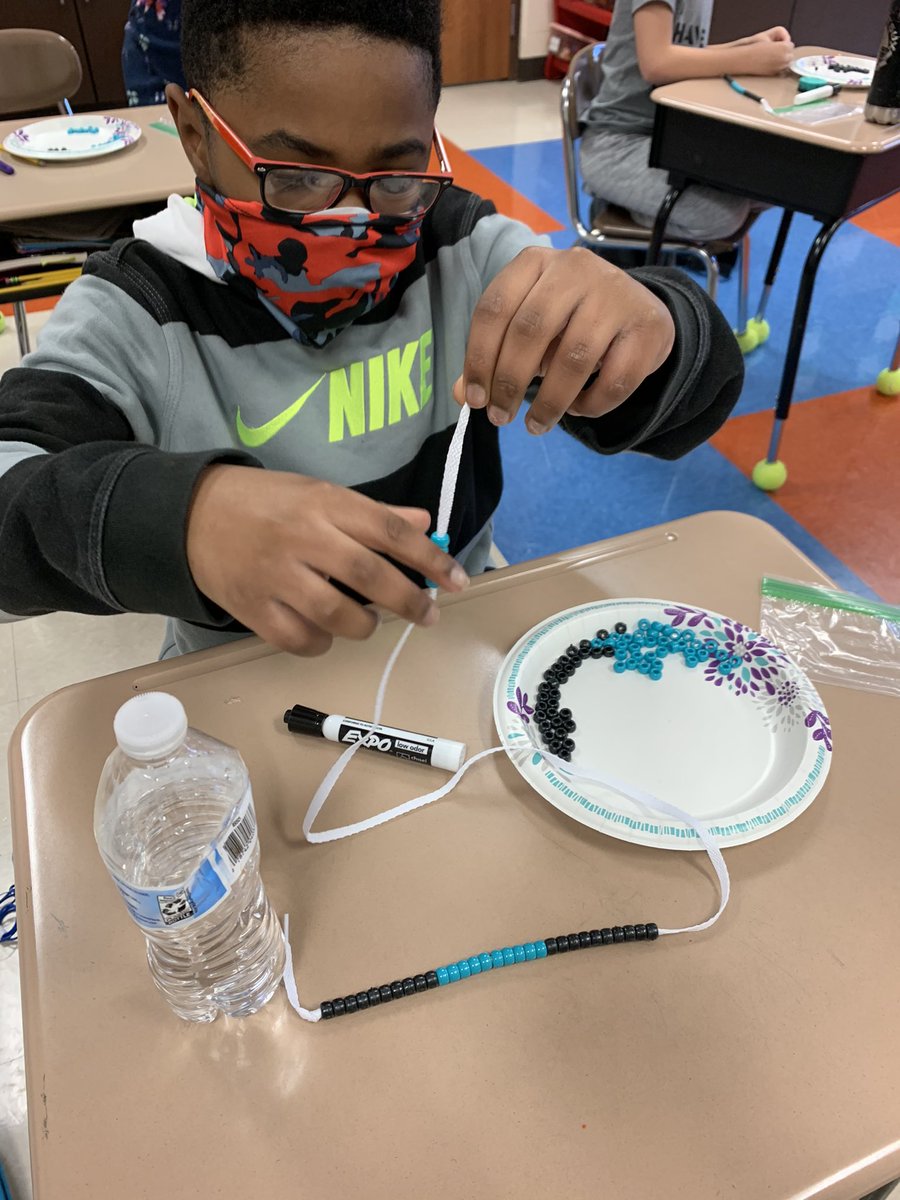 BCEmsharbin's tweet image. Yesterday we created our very own beaded number lines. This hands on activity really helped us understand the relationship of hundreds, tens, and ones in place value! @BCE_Bucks @SusanLoveless23