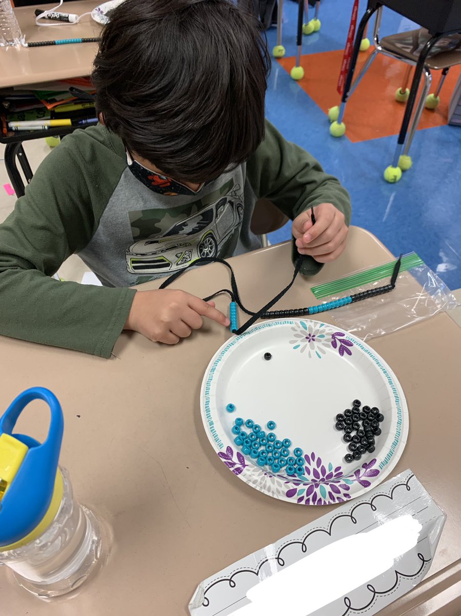BCEmsharbin's tweet image. Yesterday we created our very own beaded number lines. This hands on activity really helped us understand the relationship of hundreds, tens, and ones in place value! @BCE_Bucks @SusanLoveless23