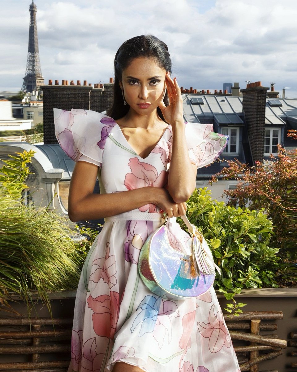 guillarme's tweet photo. #waitingforspring 🌸 like #model @glopatcontreras wearing #guillarme #christopheguillarme #cocktaildress @carmen_steffens bag &amp; #helenajoy 💍
📷 at #brachparis
#editorial #fashioneditorial #toureiffel #eiffeltower #robecourte #mode #fashion #glam #style https://t.co/RHWhW3dcHp
