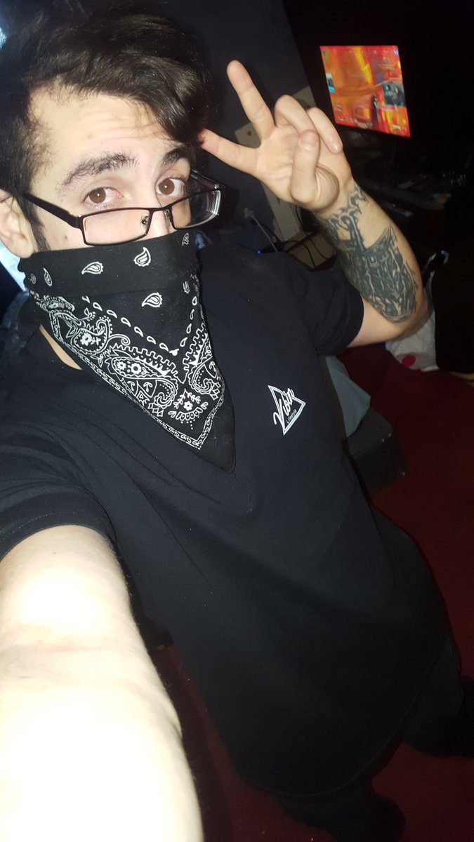 Crusifix9's tweet photo. Shout out to the big @ImJHYPE look what came in doggy https://t.co/NugsQPm4yd