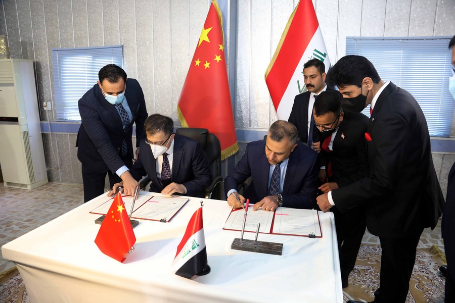 XHNews's tweet image. China offers donation to Iraq to help the country combat COVID-19 pandemic and improve the livelihood of its people xhne.ws/LmJIz