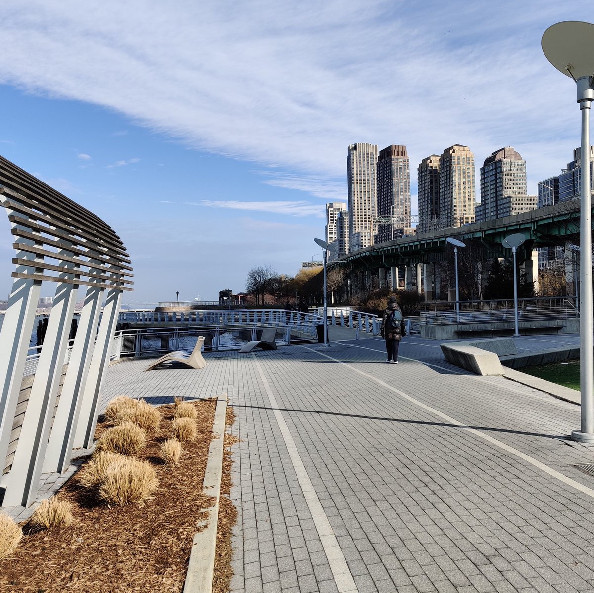 HeySeanMcGrath's tweet image. Four years ago on this day, I marched with thousands of terrified, angry, depressed and RESILIENT Americans.
Spike Lee took my photo.

Today, I went for a simple jog. 
Same balaclava...but no Spike Lee (that I know of.)
#NewDayInAmerica  #HopeFor2021
 @40AcresBrooklyn
