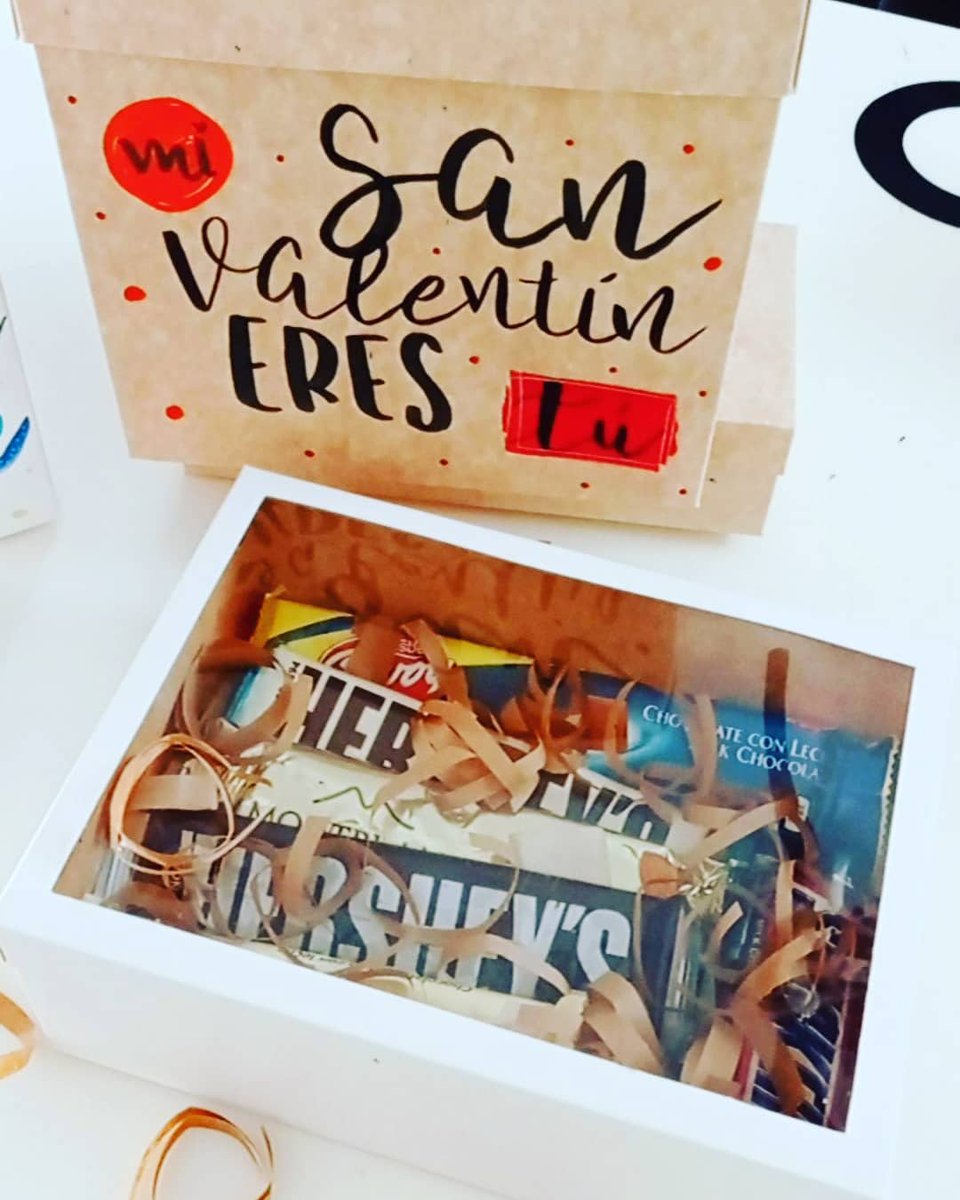 DecoBears's tweet photo. Regala chocolate = regala AMOR 🍫💘
•
Tenemos para ti la mejor selección de chocolates nacionales e importados para tus detalles 
•
#HechoAMano #HechoConAmor #DecoBears #DecoAdri #Cajas #Chocolate #14F #SanCristóbal #Táchira https://t.co/SKVcnPlJxp
