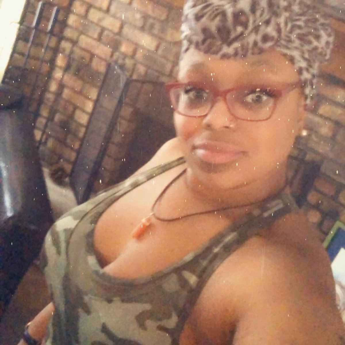 BohoBeaute3's tweet photo. Sometimes our journey requires us to not only transform spiritually and mentally but also physically! Let’s get fit! Do whatever you feel is active!! Walking, Yoga, lifting, swimming, etc. 💪🏾🏃🏽‍♀️✨🤞🏾💞✨#Spiritfit #ketolife 
#ChantalAshante
#Chloetingchallenge
#Chloeting2weekshred https://t.co/CEPGee85fD