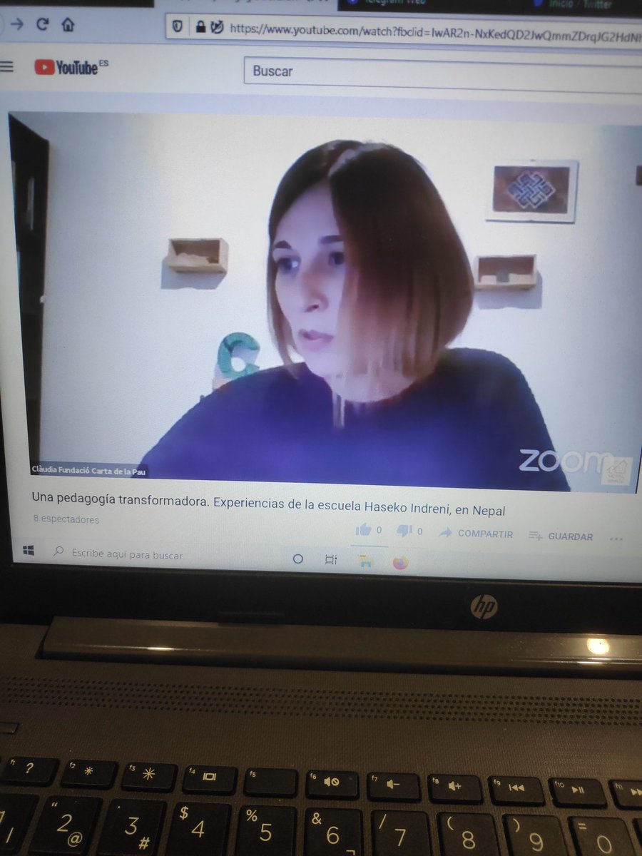 Claudia, que estuvo realizando un voluntariado como firmáis de la escuela Haseko Indreni, es la encargada de hablarnos sobre pedagogía transformadora. #NepalSonríeLive