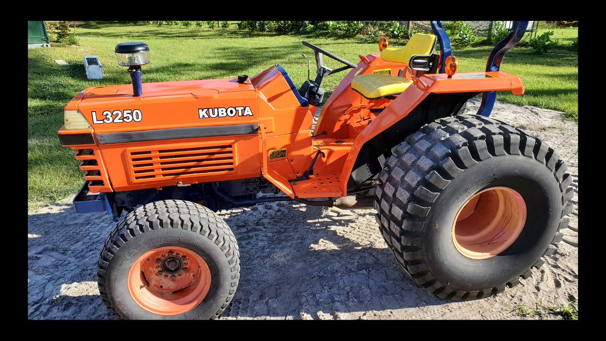 FloridaCoastEq's tweet photo. We love when our customers share their favorite #Kubota equipment with us. Check out this #L3250 that still gets the job done! 

#FloridaCoastEquipment #KubotaCountry #GoKubota #WeHaveWhatYouNeed #Naples #Mims #FtPierce #WestPalmBeach #OldSchoolKubota https://t.co/IfN2vBJDij