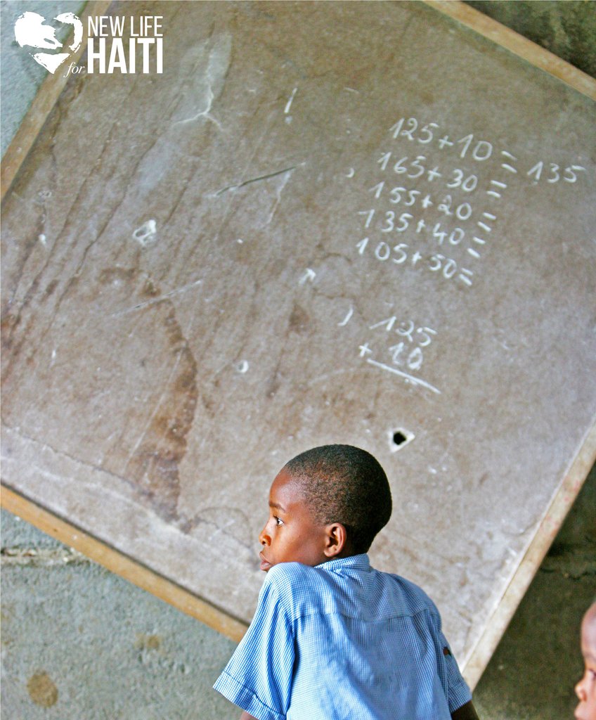 Before the School of Hope, the materials teachers had to educate their classrooms were scarce. Now, teachers have access to large chalkboards, interactive books, learning devices such as blocks, & so much more! Thank you for your support. 

#education #haiti #schoolofhope