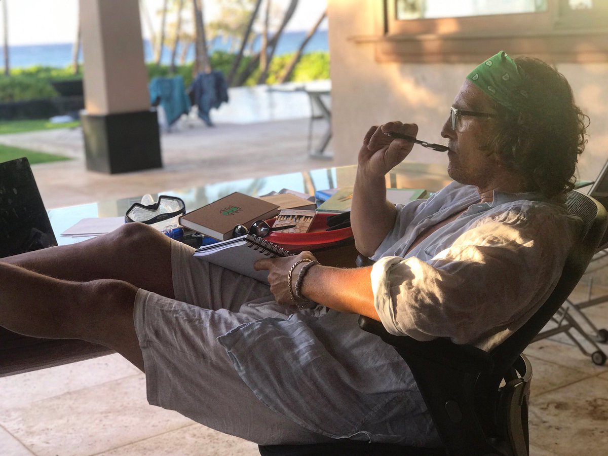 McConaughey's tweet photo. trust https://t.co/uYHQZDeyvq