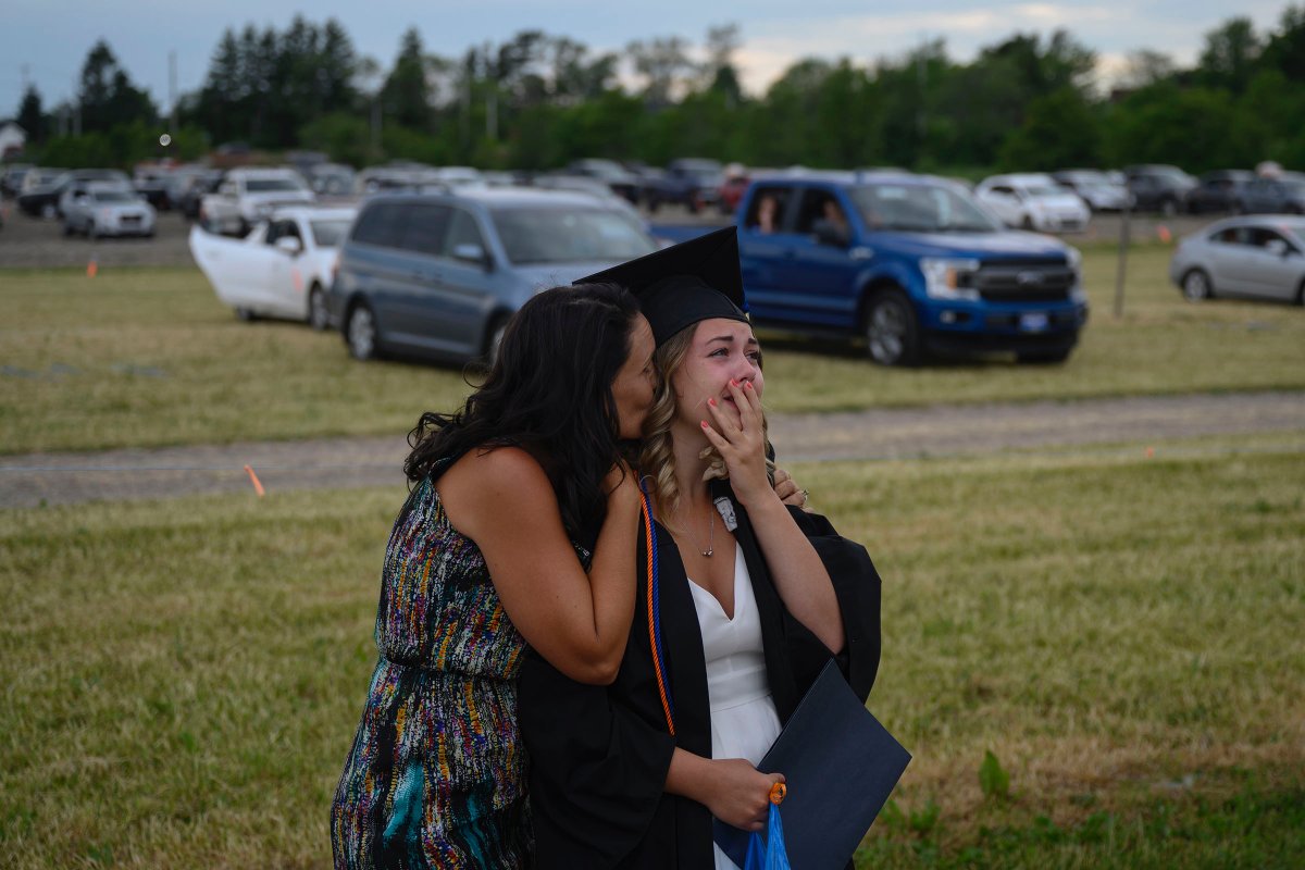 During the worst mass shooting in Canadian history, freelancer  @DBCalabrese hit the streets even as the gunman was still on the loose outside of Halifax. He also covered months of emotional aftermath. Again, without any health or mental health support.