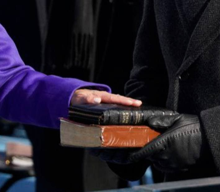 ThreeSixNine8's tweet photo. https://t.co/maHey7SA7s Clutch "Bible" Book Leather Rare Collector's Item Limited Edition 2004
SOLD/Out
CA$5,978.52Asking Price
Follow Chanel Handbags and Purses to receive alerts when new items arrive https://t.co/g1F9tdkTB8