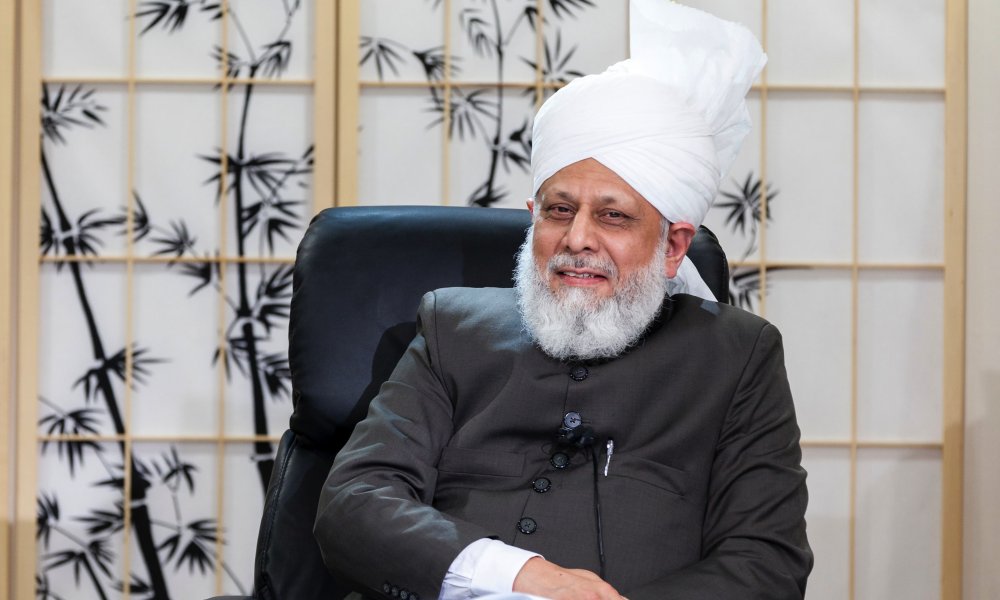 ⬇️

“A lot of tabligh can be done through social media, if one desires.”

~ The Caliph