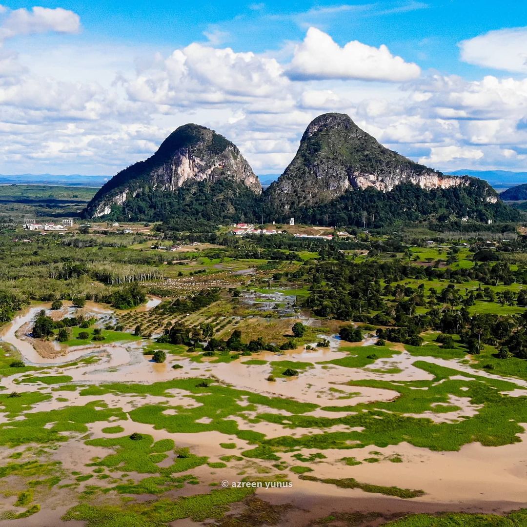 PerlisPermai's tweet photo. 𝗦𝗔𝗟𝗔𝗠 𝗣𝗘𝗥𝗟𝗜𝗦

22 Januari 2021 | 09 Jamadilakhir 1442H

Selamat Pagi | 📷 panorama memukau @ Bukit Cabang, Perlis

Kredit foto : IG @azreenyunus10

#PerlisPermai💛💙 #SelamatPagi🌄 
#JomPiPerlis #BukitCabang #Perlisku #Malaysia🇲🇾 https://t.co/GQXUDWXplF