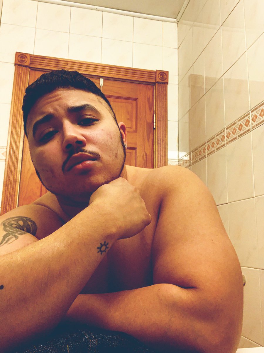 Julian_Selfmade's tweet photo. Coolinโ but this is really a big deal for me. #transmanthirstdae #transpapi https://t.co/NZyAzsIDso