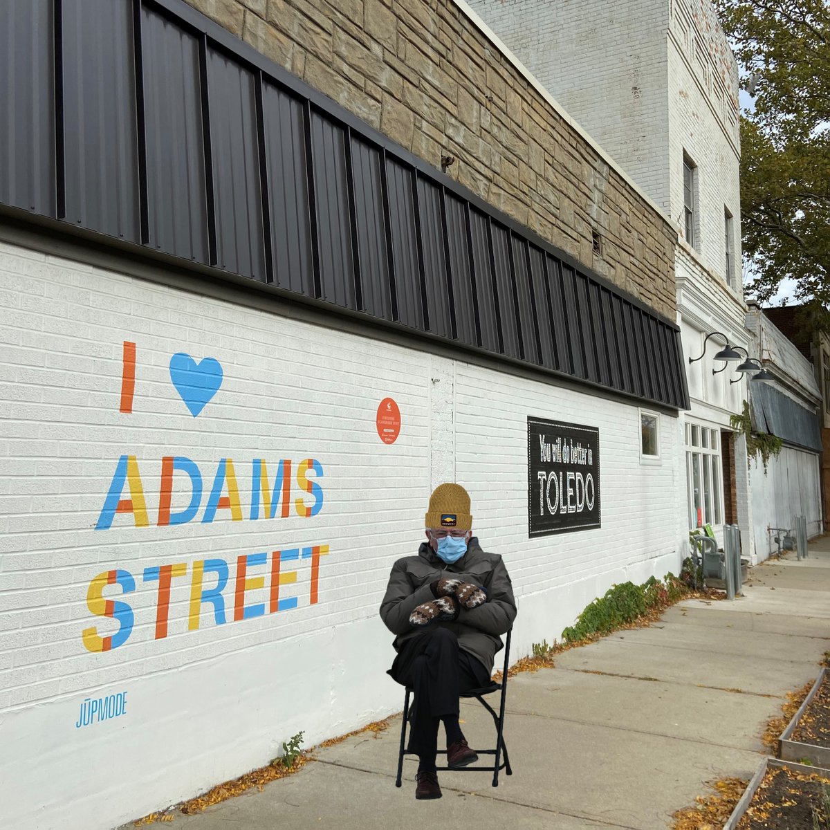Looks like Bernie forgot to wear a hat to the Inauguration. Glad he stopped by to get his Jūpmode Midwest Beanie!

#berniesanders #beanie #jupmode