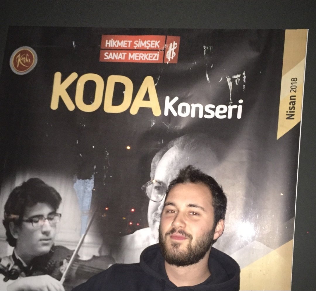 dailykaan's tweet photo. Nisan 2018 yılında, Hikmet Şimşek Sanat Merkezinde KODA Konseri adı altında, Kaan Kodaman'ın 78 kişilik bir orkestraya şeflik yaptığını, ayriyetten kapanış şarkısı olarak sazla "Mask Off" çaldığını biliyor muydunuz? https://t.co/bIJzsRPA4d