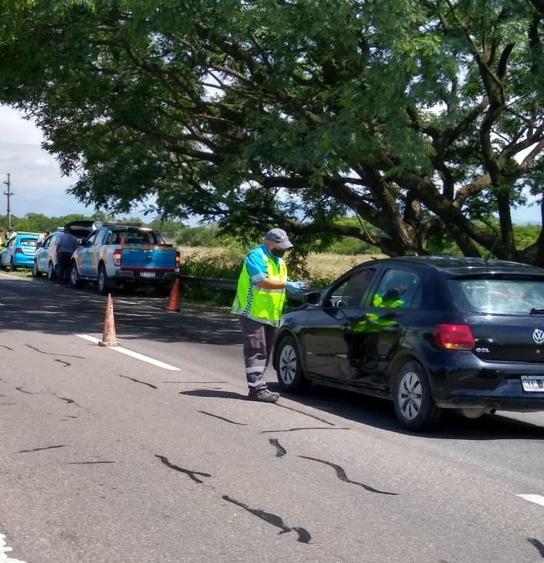 silvinapaularod's tweet photo. Operativo Vial de Verano🏖️
En la #RN66, Palo Mascado en Jujuy. Realizamos #Control de velocidad y documentación en conjunto con la #PoliciaVial y #SecretariaDeSeguridadVial
Agente
🔹Palermo Lucas
🔸Calla ricardo
#SeguridadVial #ElControlSalvaVidas #ArgentinaUnida #VeranoSeguro https://t.co/QDzpyuTM7n