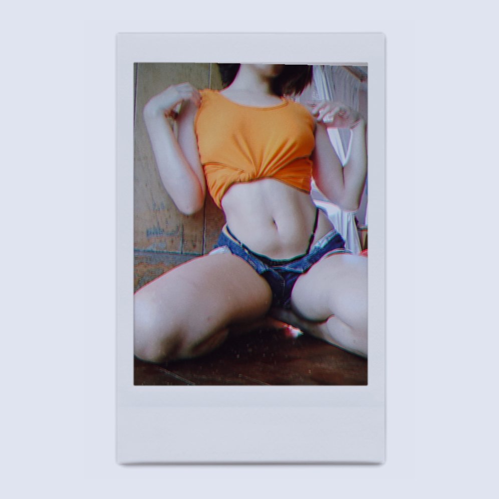 1 pic. Una foto sexy. / Una foto...Una foto. https://t.co/0uCvsHLHcj