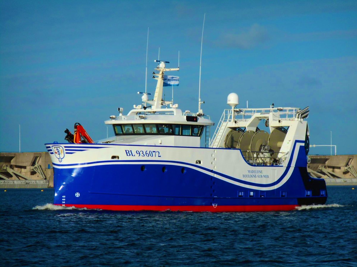 AlbertVCU's tweet photo. Vandaag de “Madeleine” vd Gebroeders De Boer & Uni-Pech opgetuigd vd Flyshootvisserij in Stellendam. #Padmos #GoedeVaart #BehoudenThuiskomst https://t.co/ccoSyC2Pjg
