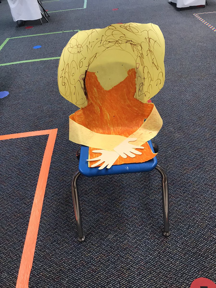 Sharon_Fulone's tweet photo. More socially distant hugs for Mrs. Wilson. #wearemashpee #team172 #kccoombs #nationalhugday https://t.co/zqbfNGoY0j