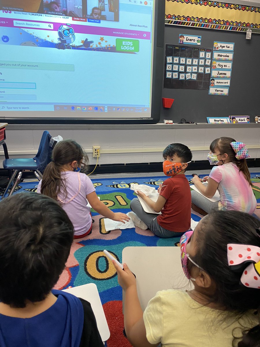 Irocdz28's tweet photo. Kinder bilingual working through word problems! #turnandtalk @StuchberyES   #wordproblems https://t.co/madhJSLfGe