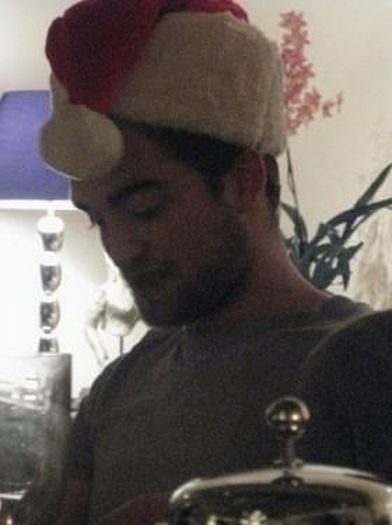 rachel zegler as robert pattinson: a very small thread