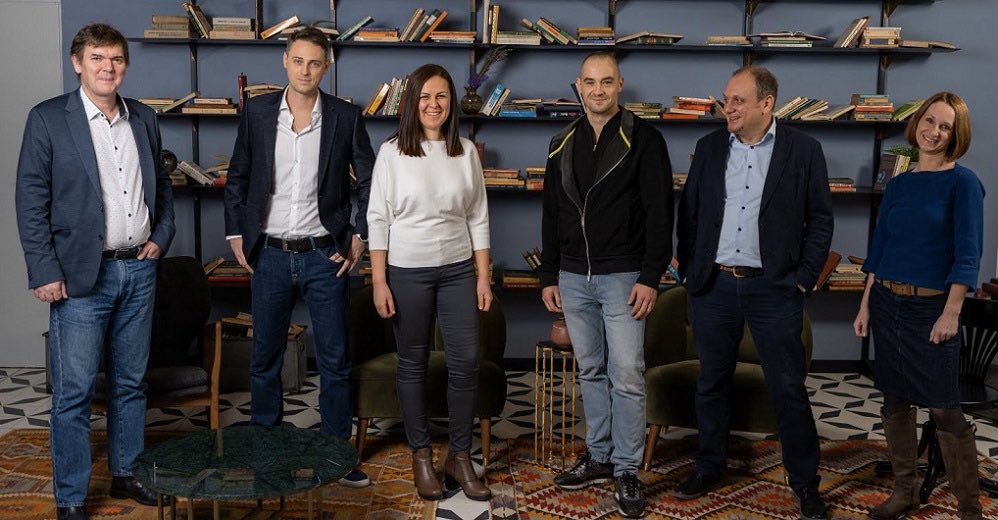 paltineanu's tweet photo. Super proud of @FINQware dream team!
Congrats to @ccosma @mitelone &amp; the colleagues for this important milestone!
Welcome aboard @ElevatorVenture, you are adding the right fuel to this #openbanking rocketship 🚀
Kudos to the co-investors for their strong unwavering support👍 https://t.co/TTlPCj1iZG